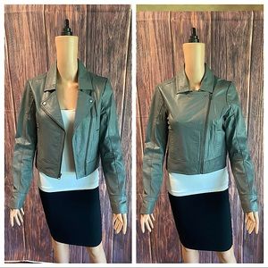 Frenchi size medium 100% leather forest green color boho zip up modern jacket
